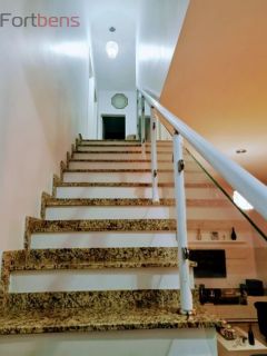 Sobrado Para Vender com 2 quartos no bairro Laranjeiras em Caieiras