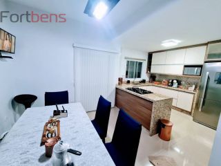 Sobrado Para Vender com 2 quartos no bairro Laranjeiras em Caieiras