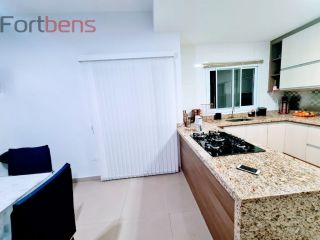 Sobrado Para Vender com 2 quartos no bairro Laranjeiras em Caieiras