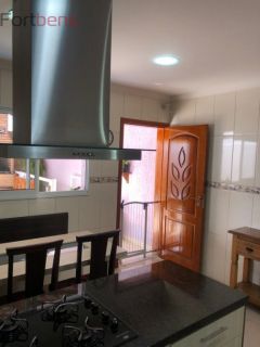 Sobrado Para Vender com 3 quartos 1 suítes no bairro Laranjeiras em Caieiras