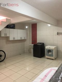 Sobrado Para Vender com 3 quartos 1 suítes no bairro Laranjeiras em Caieiras