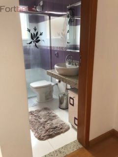 Sobrado Para Vender com 3 quartos 1 suítes no bairro Laranjeiras em Caieiras