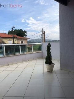 Sobrado Para Vender com 3 quartos 1 suítes no bairro Laranjeiras em Caieiras