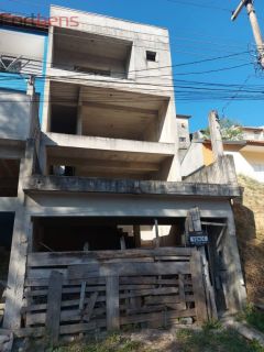 Sobrado Para Vender com 3 quartos 1 suítes no bairro Serpa em Caieiras