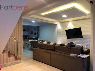 Sobrado Para Vender com 3 quartos 2 suítes no bairro Região Central em Caieiras