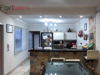 Sobrado Para Vender com 3 quartos 2 suítes no bairro Região Central em Caieiras