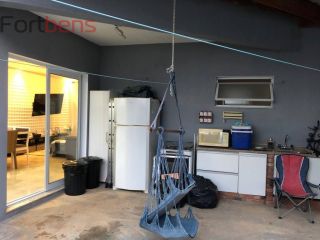 Sobrado Para Vender com 3 quartos 2 suítes no bairro Região Central em Caieiras