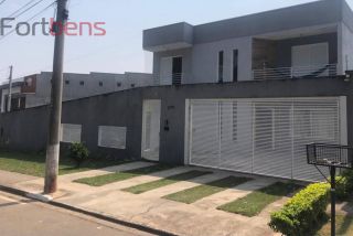 Sobrado Para Vender com 3 quartos 2 suítes no bairro Região Central em Caieiras