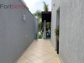 Casa de Condomínio Para Vender com 3 quartos 1 suítes no bairro Nova Caieiras em Caieiras