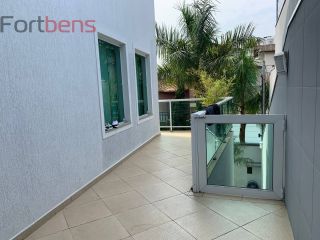 Casa de Condomínio Para Vender com 3 quartos 1 suítes no bairro Nova Caieiras em Caieiras