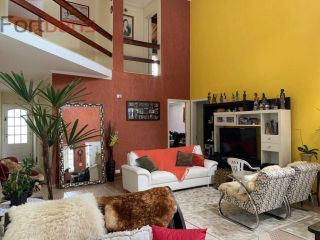 Sobrado Para Vender com 4 quartos 3 suítes no bairro Laranjeiras em Caieiras