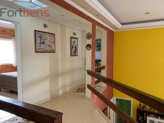 Sobrado Para Vender com 4 quartos 3 suítes no bairro Laranjeiras em Caieiras