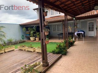 Sobrado Para Vender com 4 quartos 3 suítes no bairro Laranjeiras em Caieiras