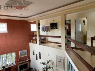 Sobrado Para Vender com 4 quartos 3 suítes no bairro Laranjeiras em Caieiras