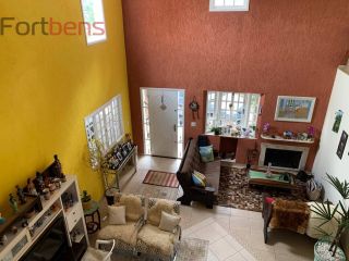 Sobrado Para Vender com 4 quartos 3 suítes no bairro Laranjeiras em Caieiras