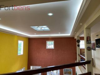 Sobrado Para Vender com 4 quartos 3 suítes no bairro Laranjeiras em Caieiras