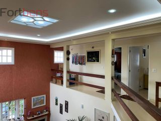 Sobrado Para Vender com 4 quartos 3 suítes no bairro Laranjeiras em Caieiras