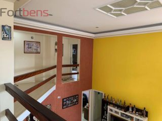 Sobrado Para Vender com 4 quartos 3 suítes no bairro Laranjeiras em Caieiras