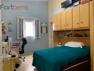 Sobrado Para Vender com 4 quartos 3 suítes no bairro Laranjeiras em Caieiras