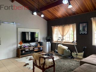 Sobrado Para Vender com 4 quartos 3 suítes no bairro Laranjeiras em Caieiras