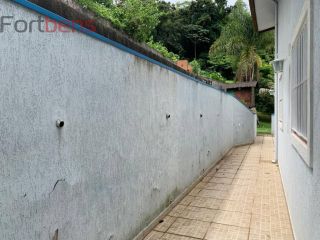 Sobrado Para Vender com 4 quartos 3 suítes no bairro Laranjeiras em Caieiras