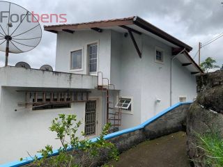 Sobrado Para Vender com 4 quartos 3 suítes no bairro Laranjeiras em Caieiras