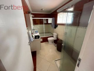 Sobrado Para Vender com 4 quartos 3 suítes no bairro Laranjeiras em Caieiras