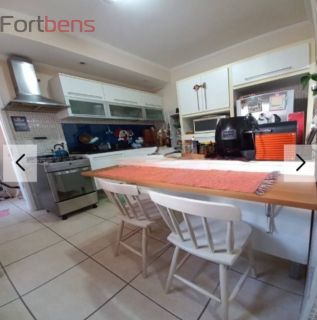 Sobrado Para Vender com 3 quartos 1 suítes no bairro Região Central em Caieiras 