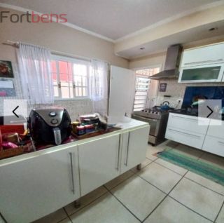 Sobrado Para Vender com 3 quartos 1 suítes no bairro Região Central em Caieiras 