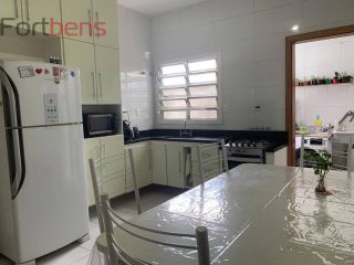 Casa Para Vender com 3 quartos 2 banheiros 1 suítes no bairro Laranjeiras em Caieiras
