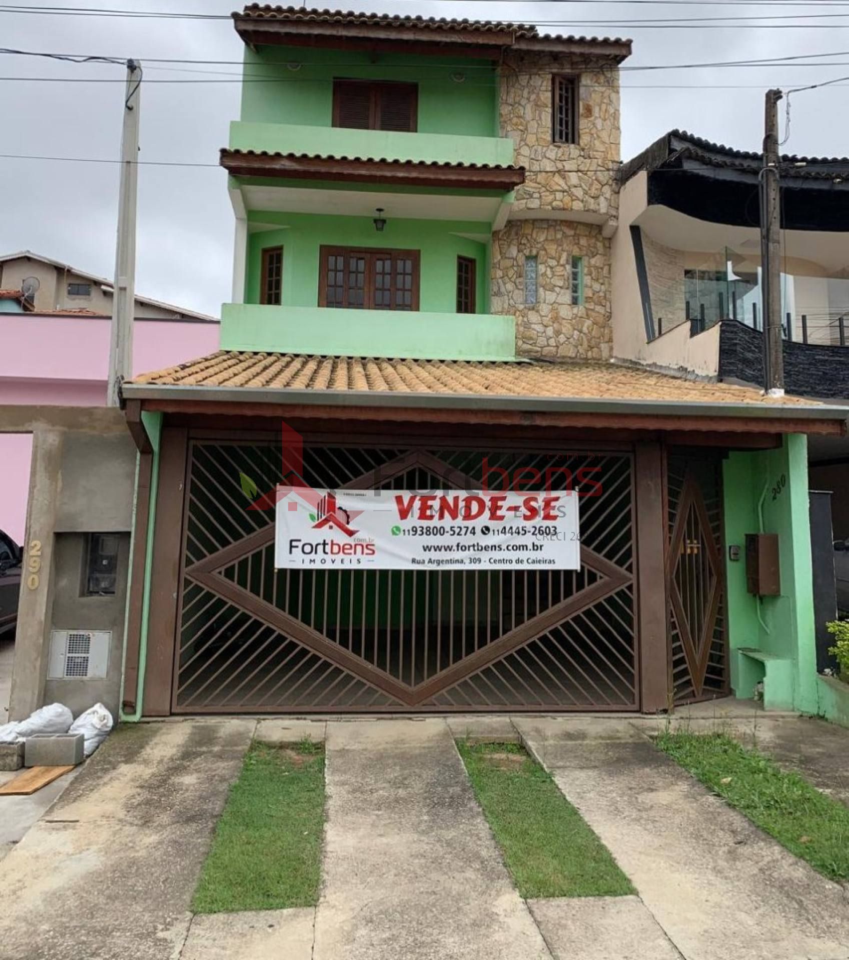 Sobrado Para Vender com 3 quartos 1 suítes no bairro Serpa em Caieiras