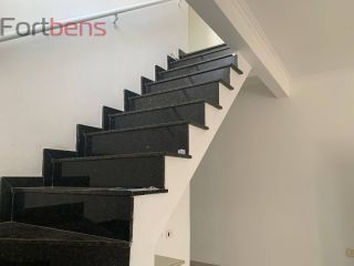 Sobrado Para Vender com 3 quartos 1 suítes no bairro Laranjeiras em Caieiras