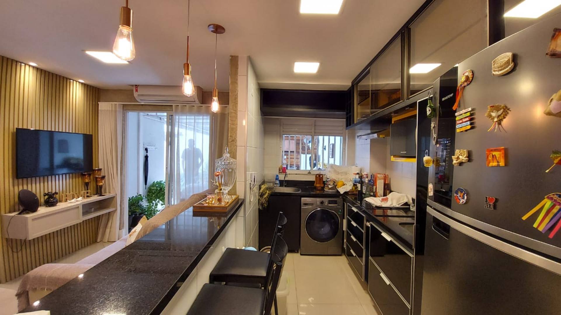 016- APARTAMENTO COM GIARDINO - PORTEIRA FECHADA