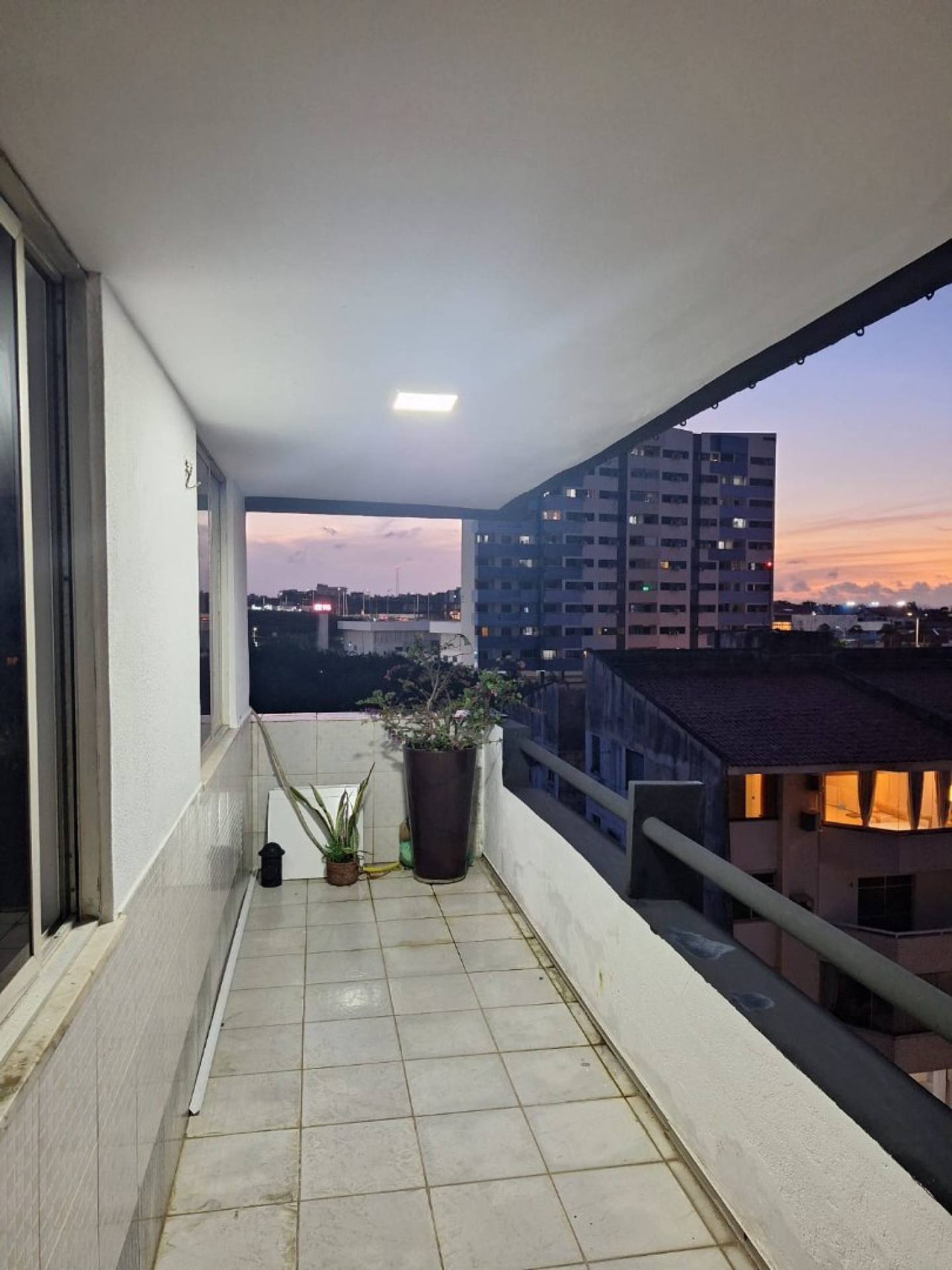 075 Vendo apartamento de 03 Quartos 02 banheiros, 78m² na Holandeses- Calhau