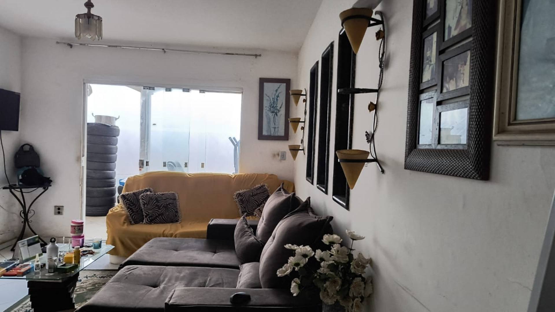 075 Casa Triplex à Venda com 4 quartos 2 suítes no bairro Anil em São Luís