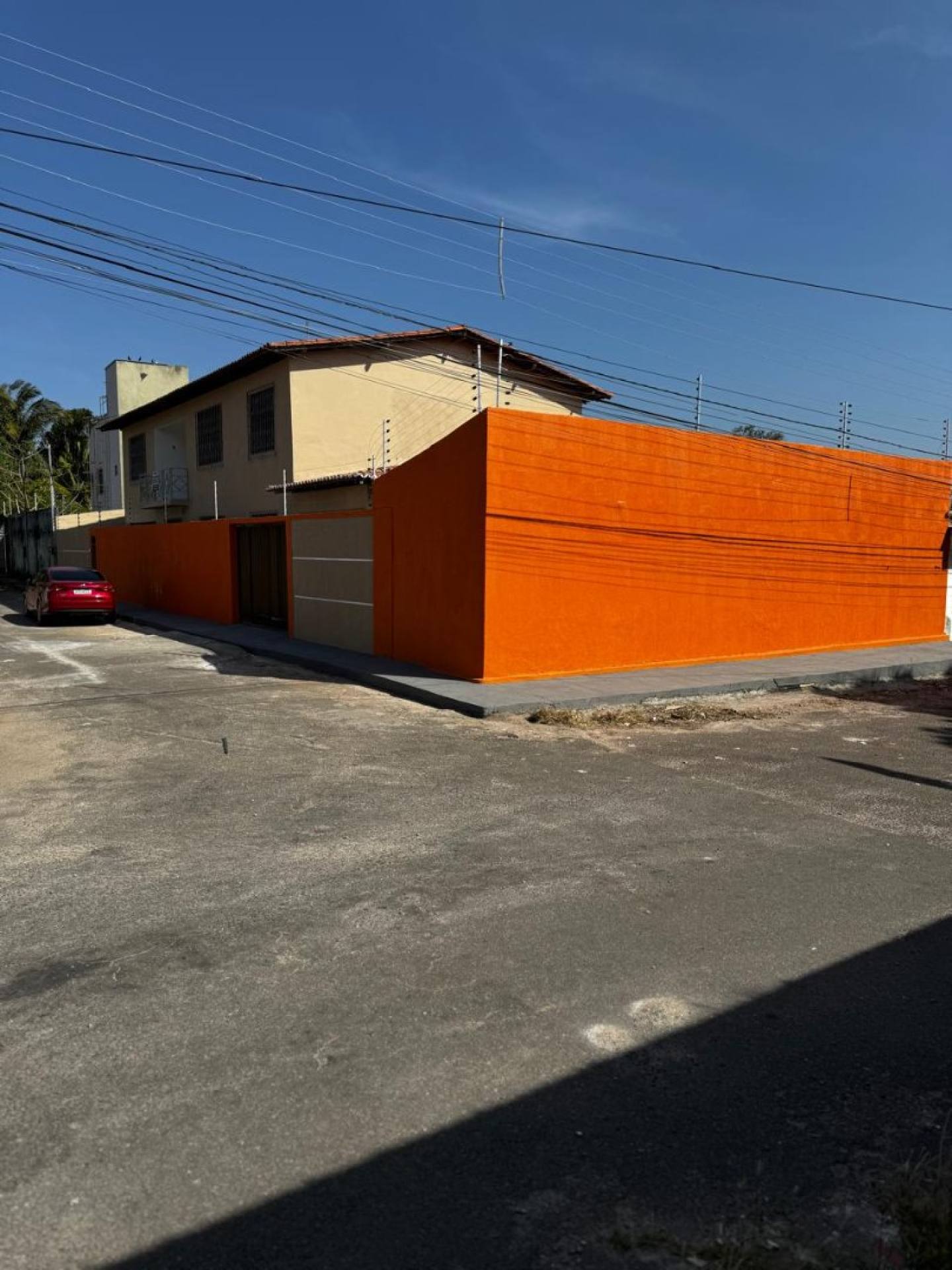 CR - Excelente casa duplex com 5 quartos, sendo 3 suítes.