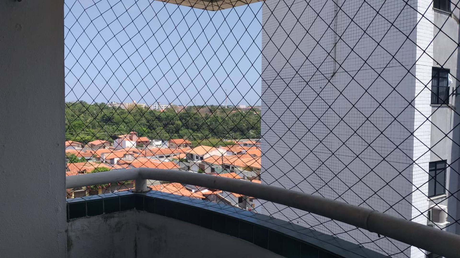 075 / Apartamento à Venda 82m² 03 quartos com elevador no Cohafuma em São Luís