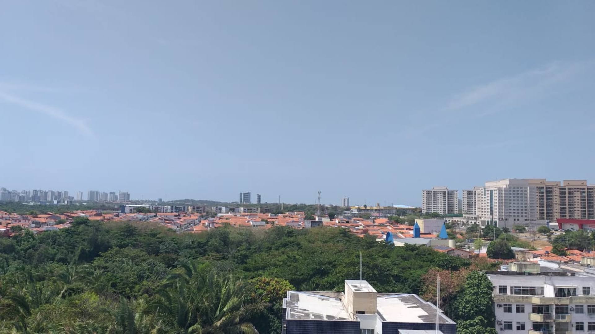 075 / Apartamento à Venda 82m² 03 quartos com elevador no Cohafuma em São Luís