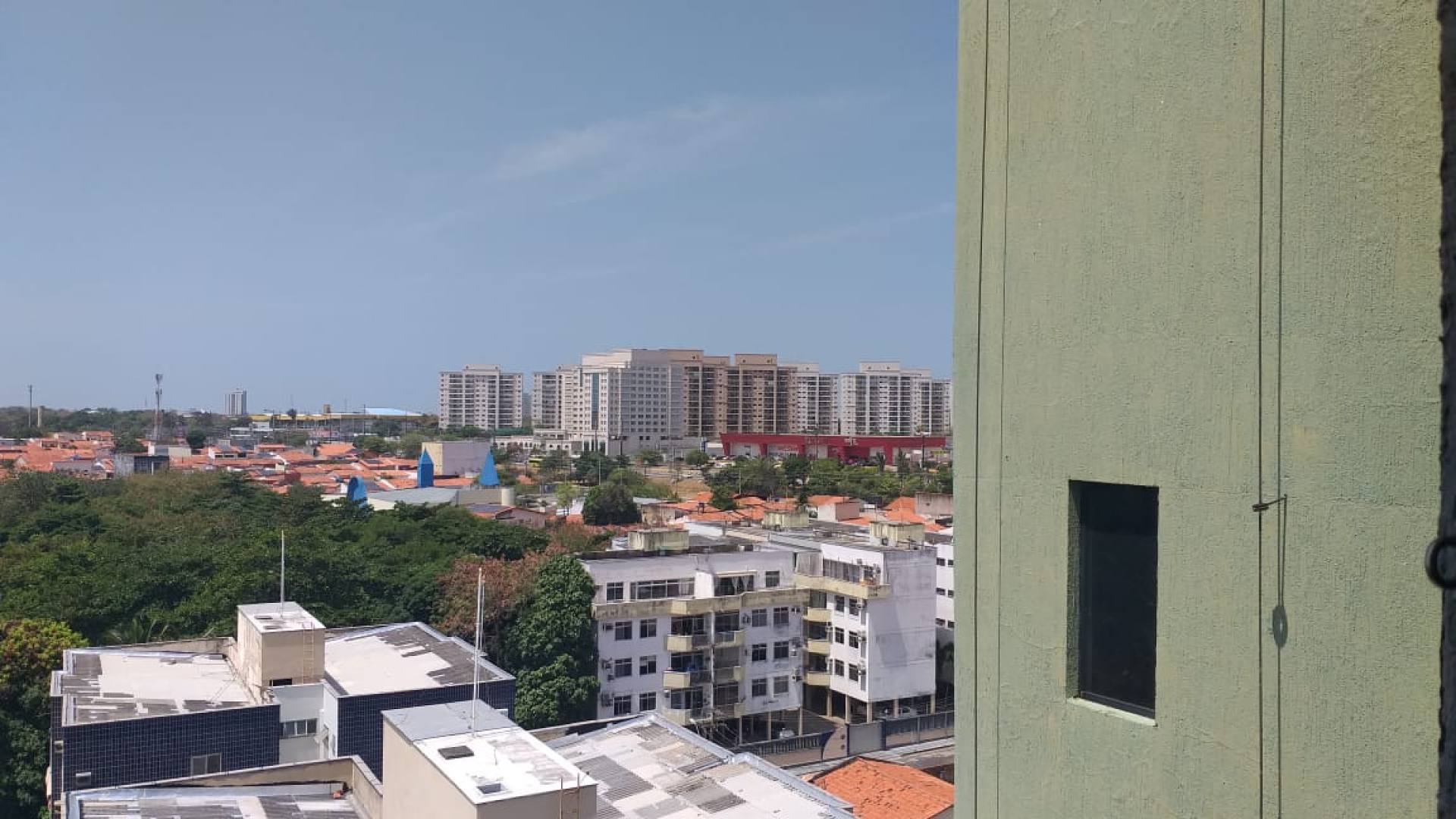 075 / Apartamento à Venda 82m² 03 quartos com elevador no Cohafuma em São Luís