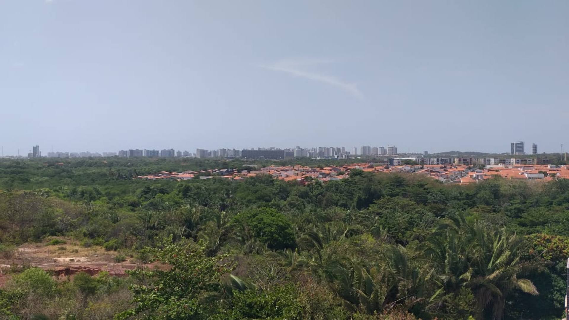 075 / Apartamento à Venda 82m² 03 quartos com elevador no Cohafuma em São Luís