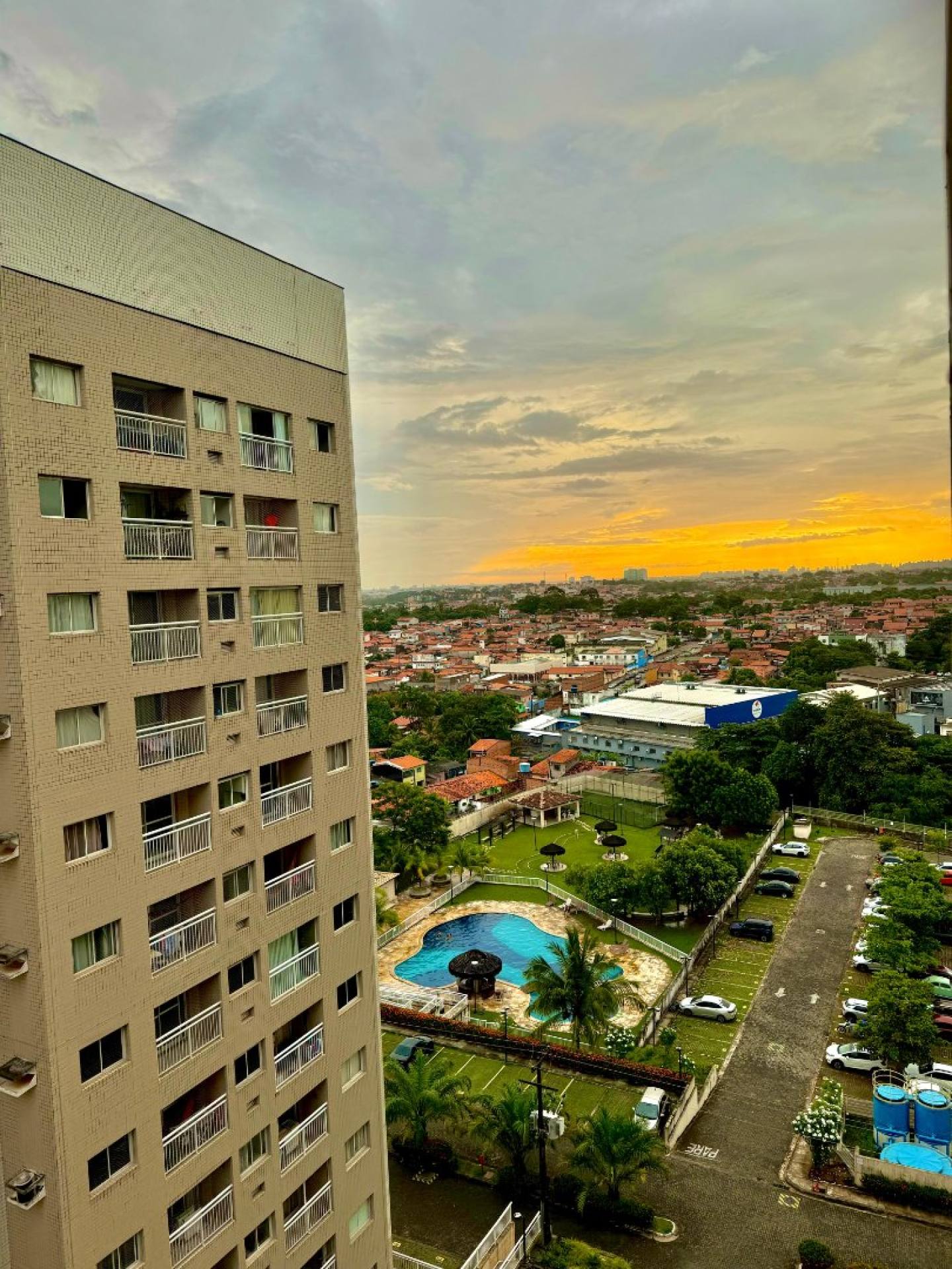 006 - Apartamento no Angelim disponível para venda.