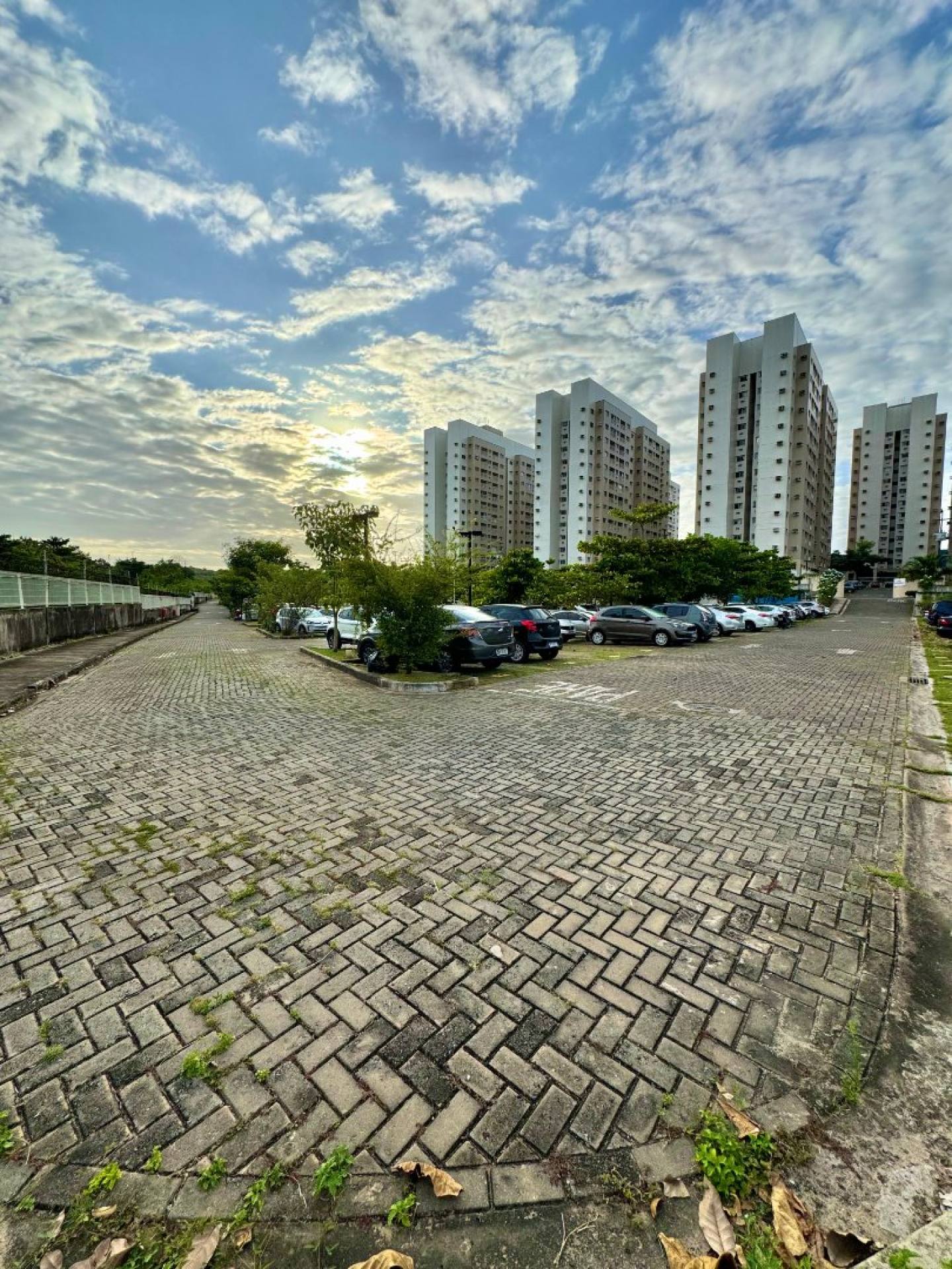 006 - Apartamento no Angelim disponível para venda.