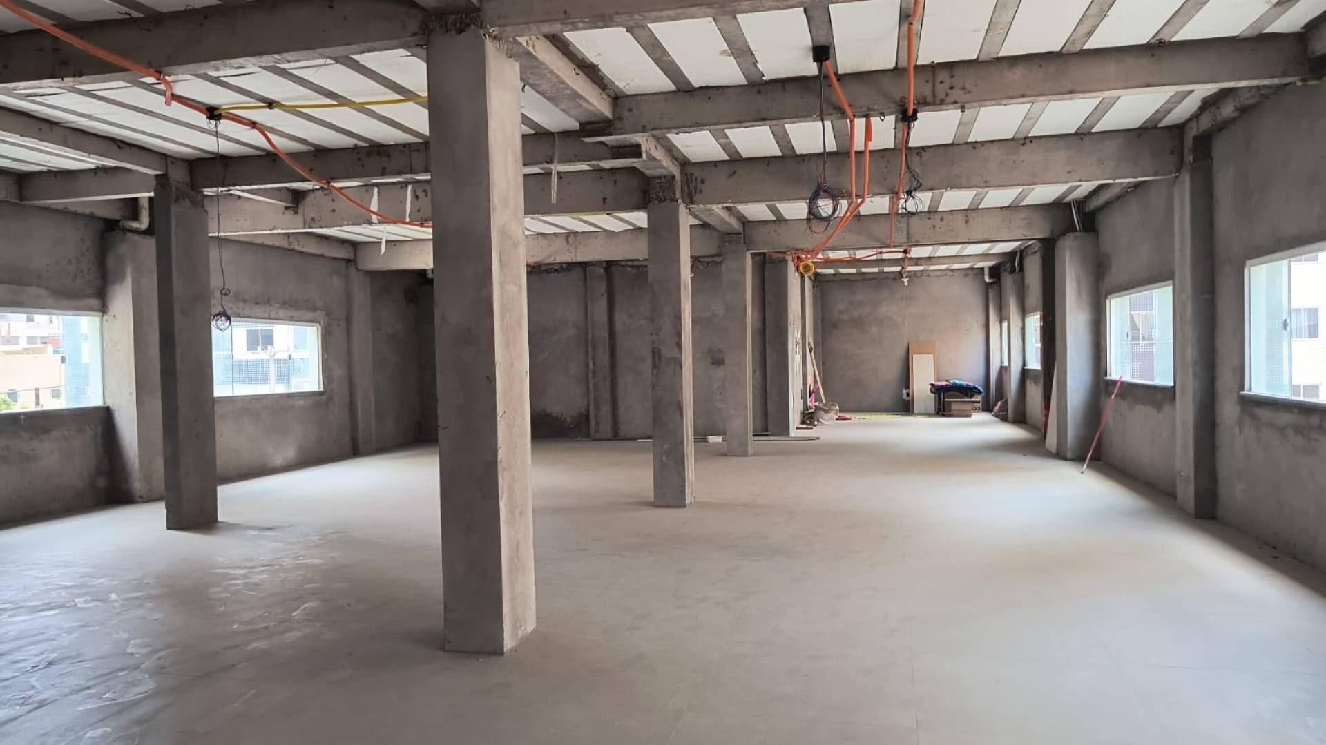 075 Alugo Sala Comercial 210m²no Renascença II em São Luís