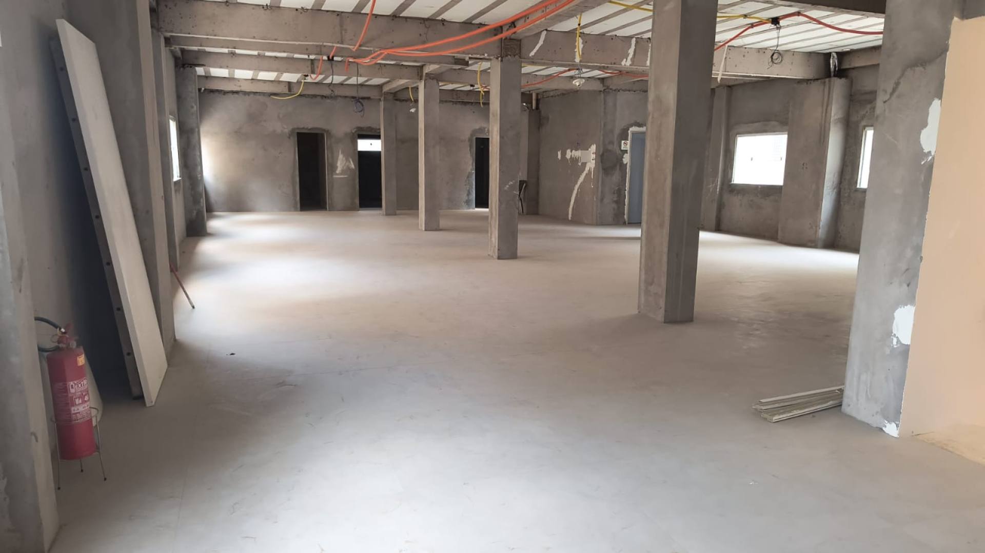 075 Alugo Sala Comercial 210m²no Renascença II em São Luís
