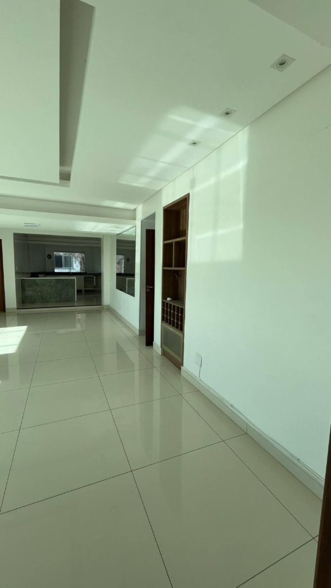 MA - ALUGA UMA COBERTURA DUPLEX SUPER VENTILADA NO BAIRRO DO CALHAU