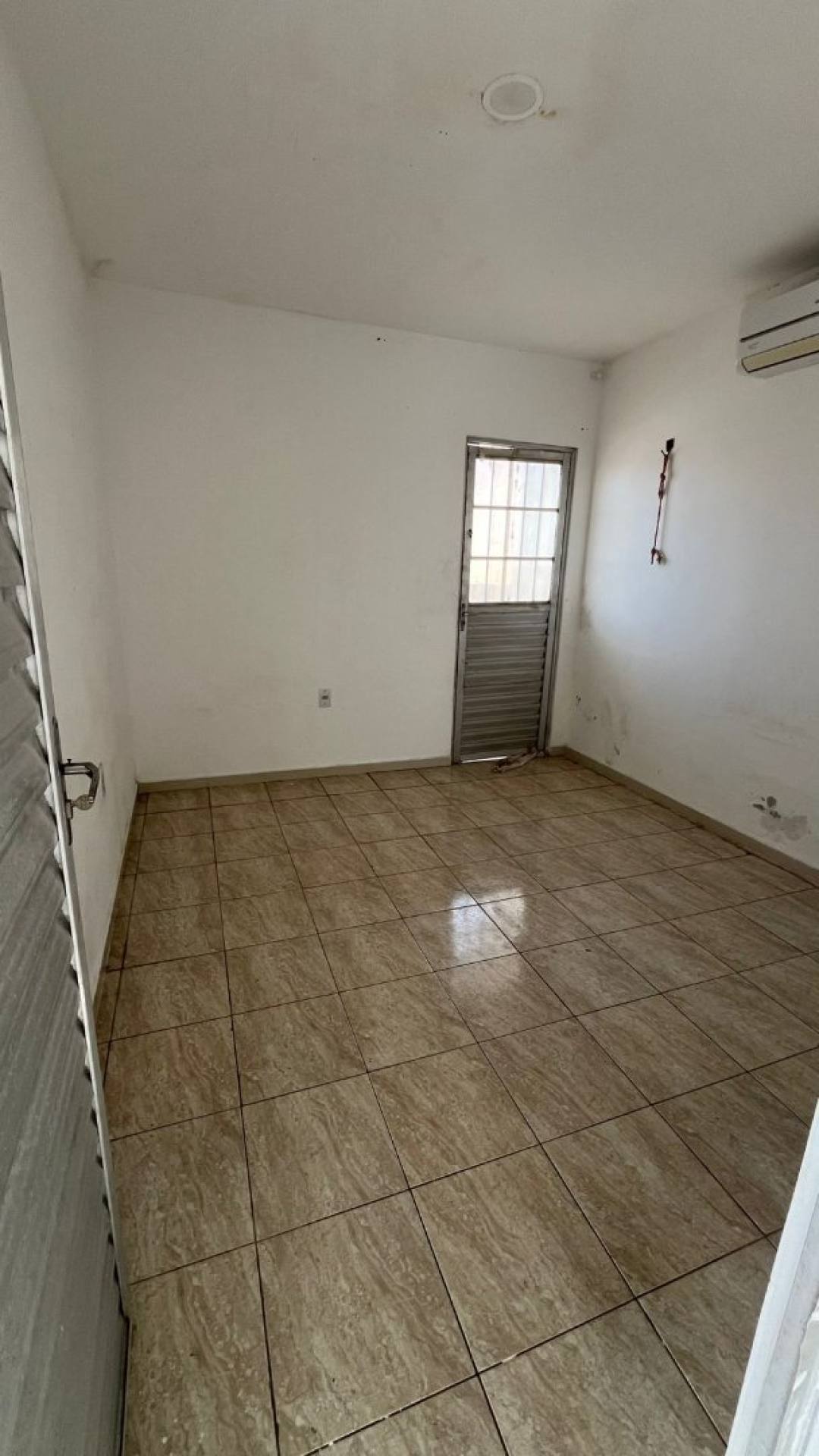 MA - ALUGA APARTAMENTO NO BAIRRO DO CALHAU