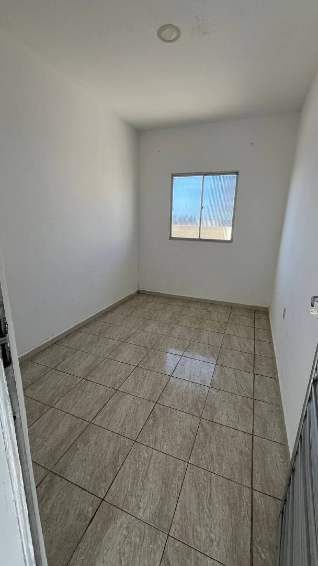 MA - ALUGA APARTAMENTO NO BAIRRO DO CALHAU