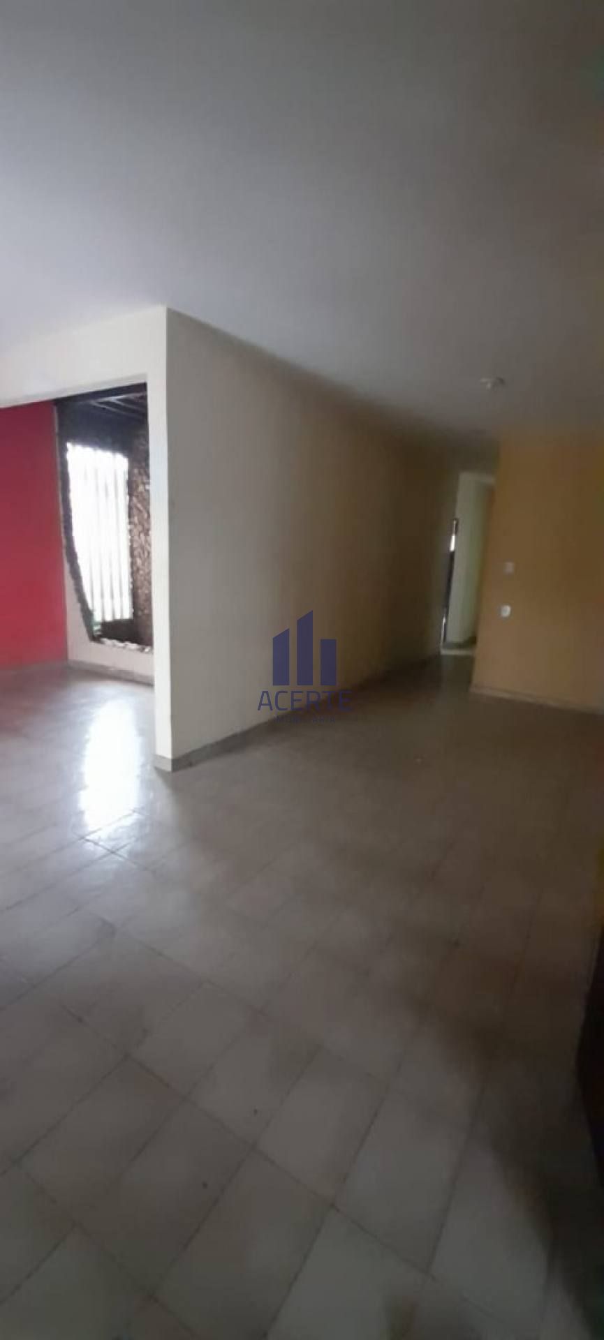 030-Casa Para Vender com 5 quartos 4 suítes no bairro Anil em São Luís