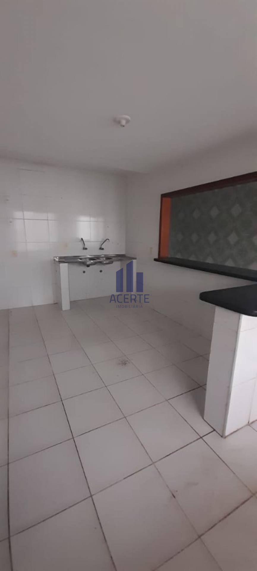 030-Casa Para Vender com 5 quartos 4 suítes no bairro Anil em São Luís