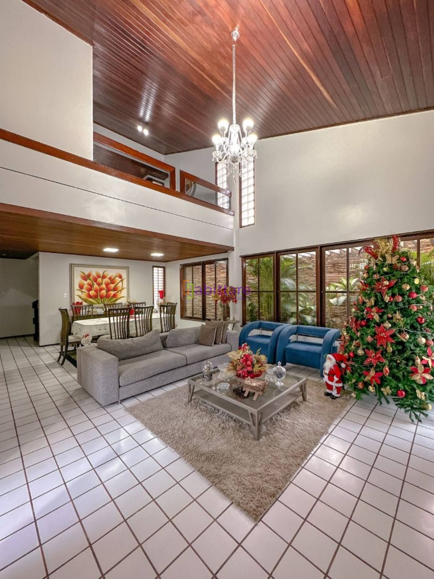 Ampla casa no Quintas do Calhau com 04 suítes + espaço gourmet.